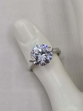 Swarovski Crystal Elements Silver Solitaire Ring Round Size 9.25 Heart Accents